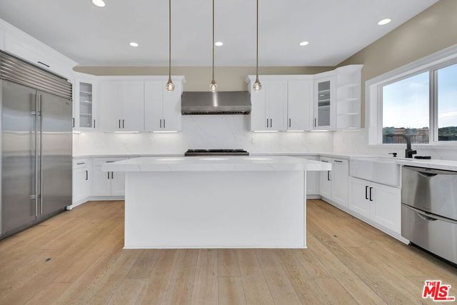 8041 Bulwer Drive, Los Angeles, CA 90046