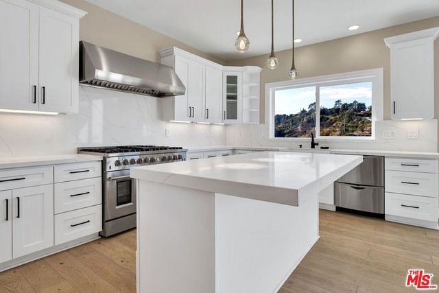 8041 Bulwer Drive, Los Angeles, CA 90046