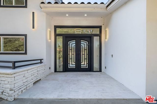 8041 Bulwer Drive, Los Angeles, CA 90046