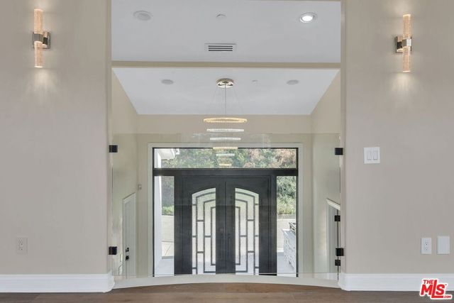8041 Bulwer Drive, Los Angeles, CA 90046