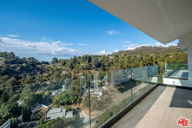 8041 Bulwer Drive, Los Angeles, CA 90046
