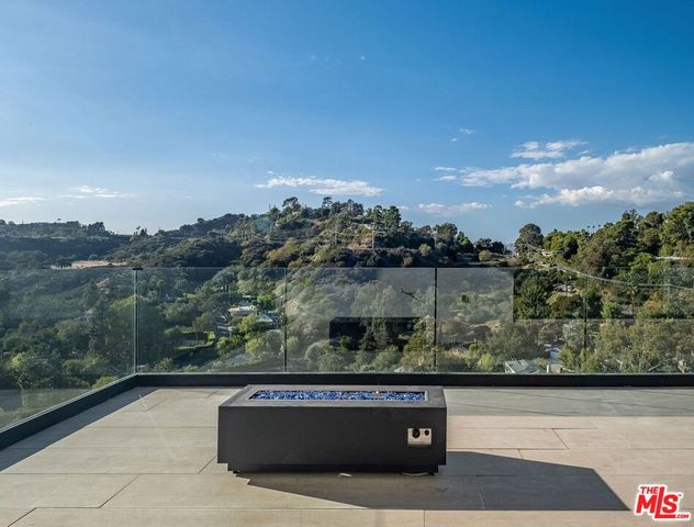 8041 Bulwer Drive, Los Angeles, CA 90046