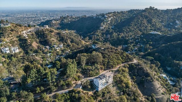 8041 Bulwer Drive, Los Angeles, CA 90046