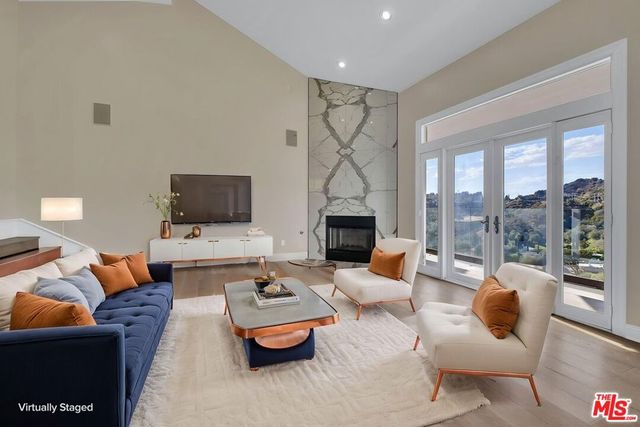 8041 Bulwer Drive, Los Angeles, CA 90046