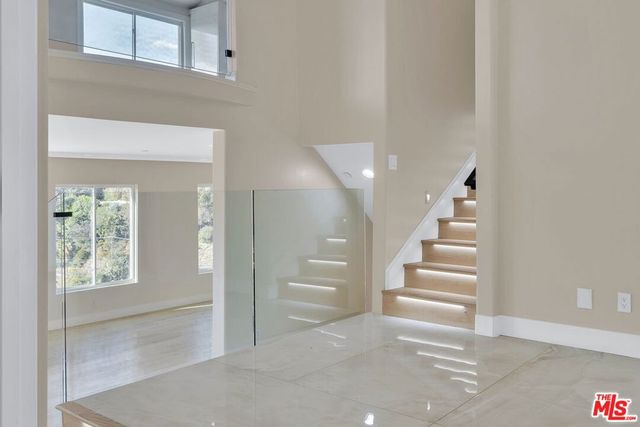8041 Bulwer Drive, Los Angeles, CA 90046