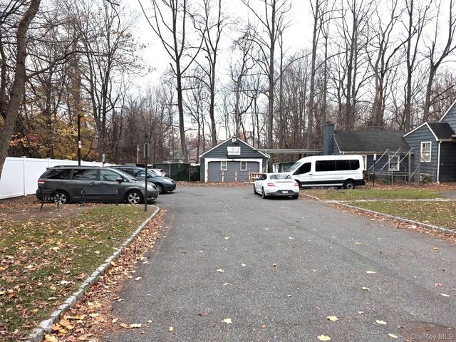 93 College Road, Monsey, NY 10952