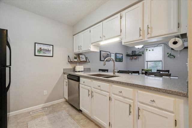 1410 Kodiak Court, Coralville, IA 52241