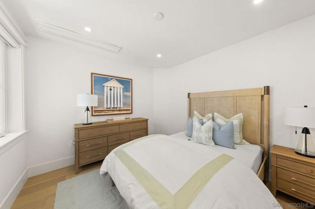 747 Orange Ave 202, Coronado, CA 92118