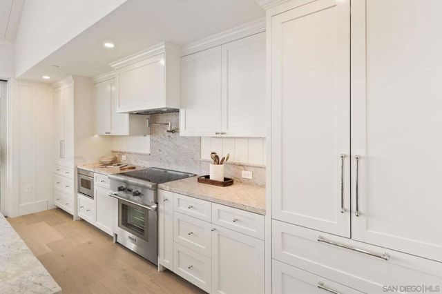 747 Orange Ave 202, Coronado, CA 92118