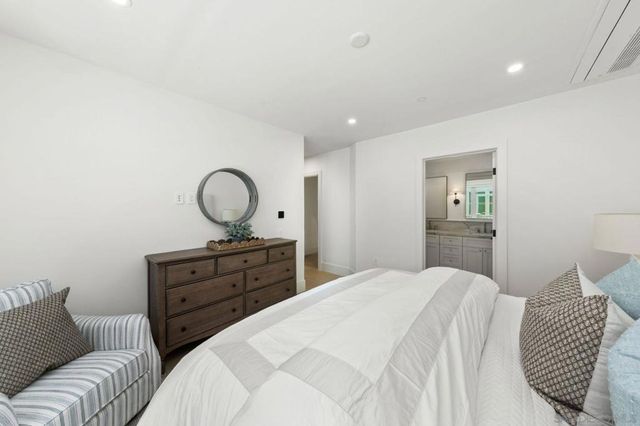 747 Orange Ave 202, Coronado, CA 92118