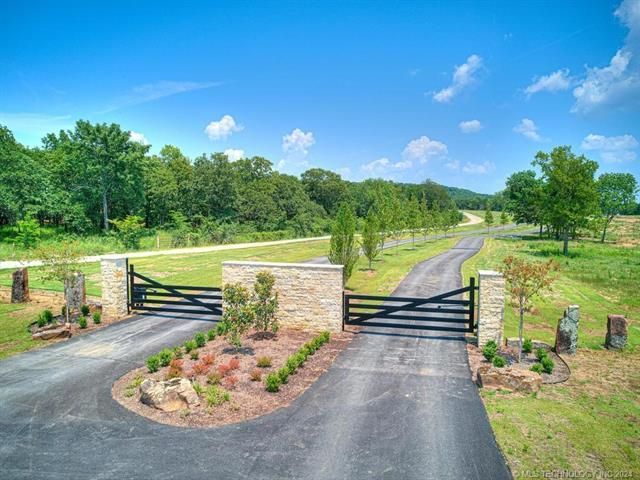 37 Pebble Ridge Road, Eufaula, OK 74432