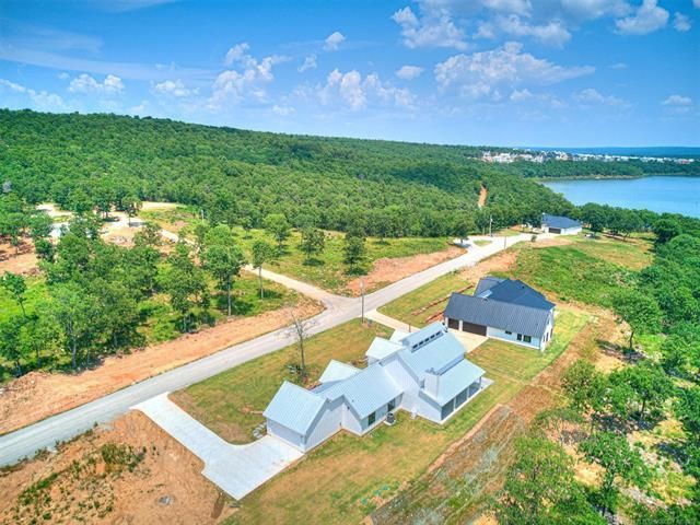 37 Pebble Ridge Road, Eufaula, OK 74432
