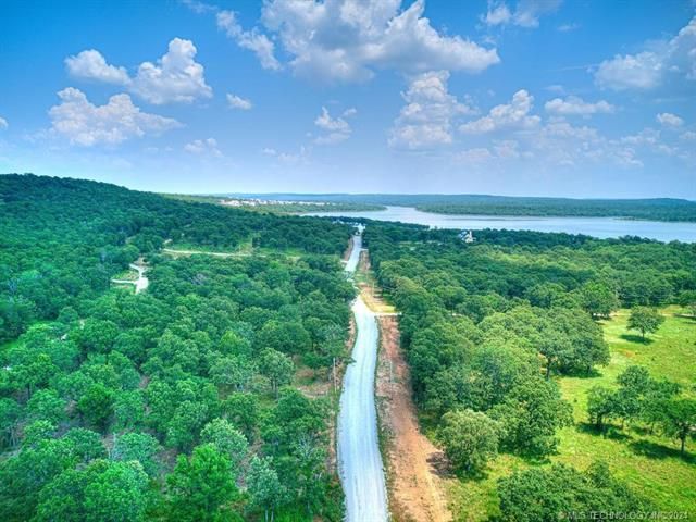 37 Pebble Ridge Road, Eufaula, OK 74432