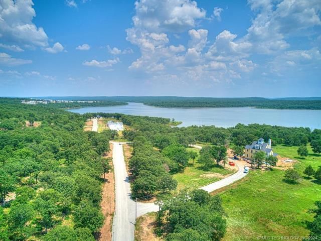 37 Pebble Ridge Road, Eufaula, OK 74432