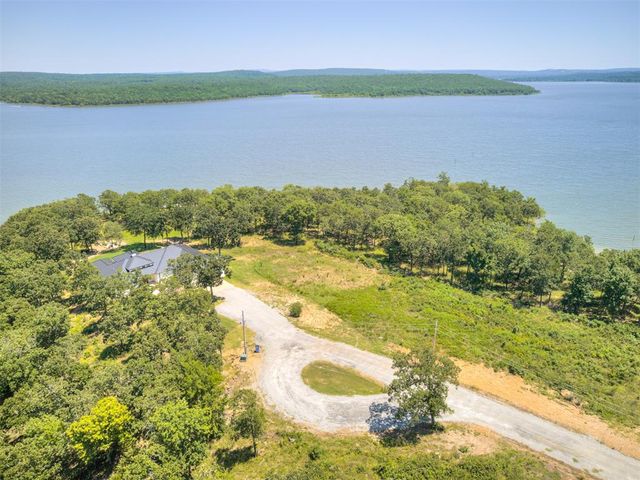 37 Pebble Ridge Road, Eufaula, OK 74432