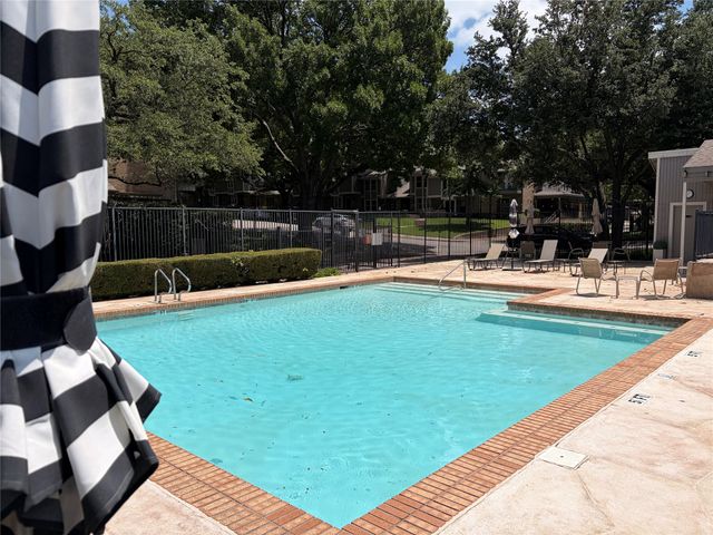 7512 Woodthrush Drive 20, Dallas, TX 75230