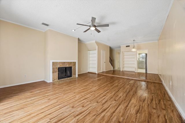 1035 Fountain View Drive, Houston, TX 77057