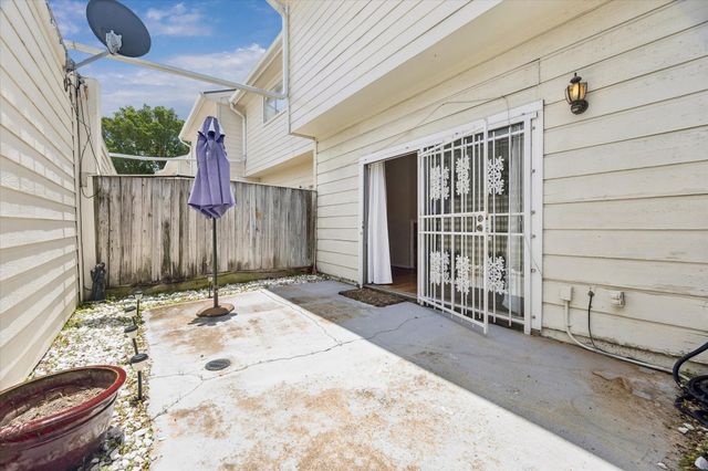 1035 Fountain View Drive, Houston, TX 77057