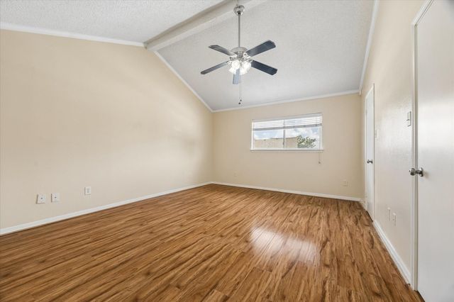 1035 Fountain View Drive, Houston, TX 77057