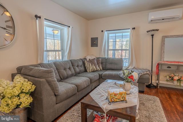 940 DEIBLER GAP RD, Dalmatia, PA 17017