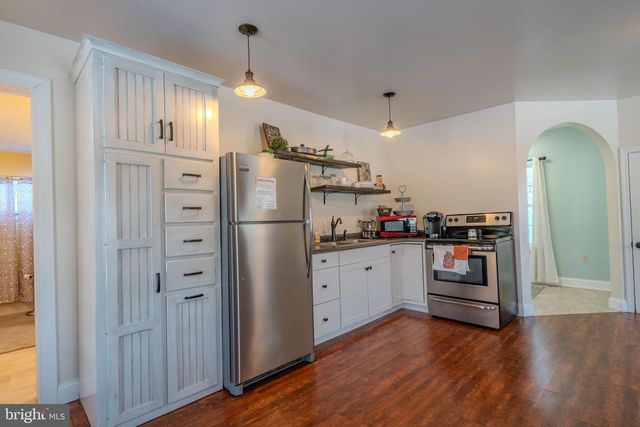 940 DEIBLER GAP RD, Dalmatia, PA 17017