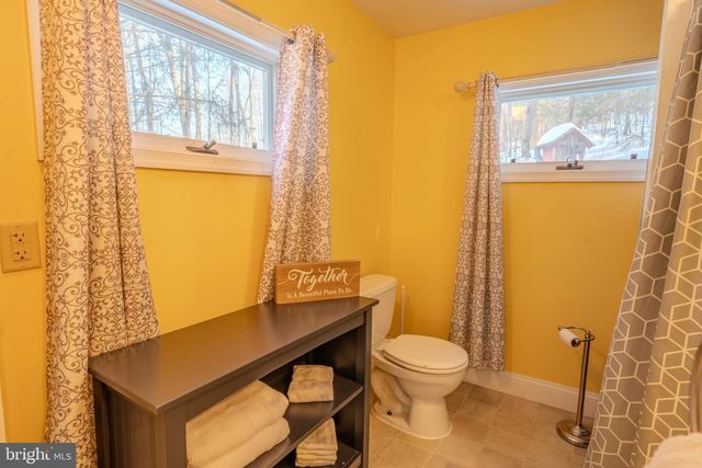 940 DEIBLER GAP RD, Dalmatia, PA 17017