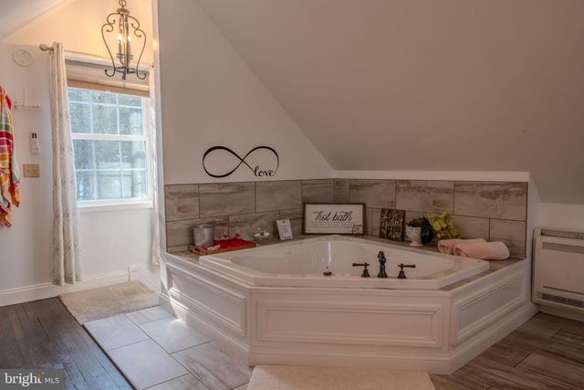 940 DEIBLER GAP RD, Dalmatia, PA 17017