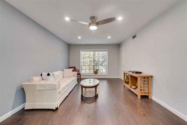 5311 Fleetwood Oaks Avenue 267, Dallas, TX 75235