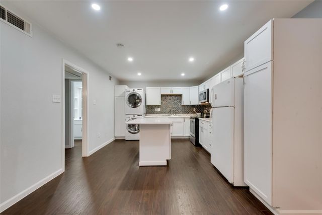 5311 Fleetwood Oaks Avenue 267, Dallas, TX 75235