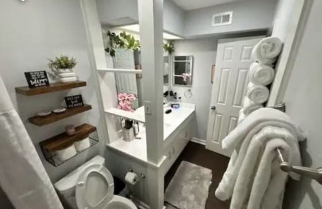 5311 Fleetwood Oaks Avenue 267, Dallas, TX 75235