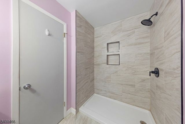 32 Rhea Run, Hampton Twp., NJ 07860