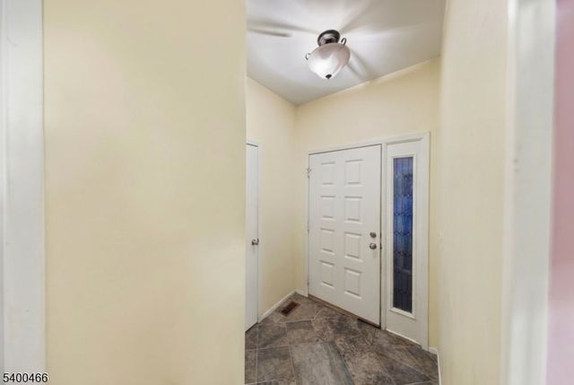 32 Rhea Run, Hampton Twp., NJ 07860