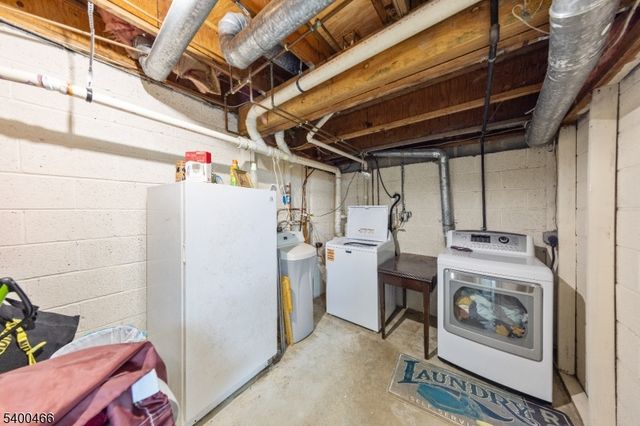 32 Rhea Run, Hampton Twp., NJ 07860