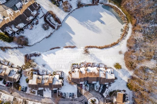 32 Rhea Run, Hampton Twp., NJ 07860