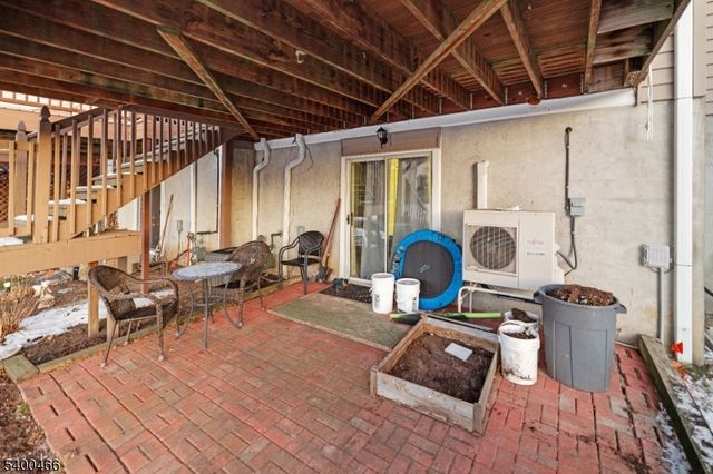 32 Rhea Run, Hampton Twp., NJ 07860