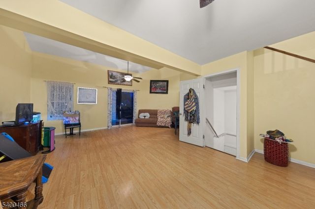 32 Rhea Run, Hampton Twp., NJ 07860