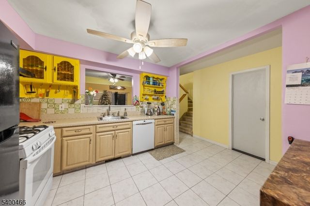 32 Rhea Run, Hampton Twp., NJ 07860