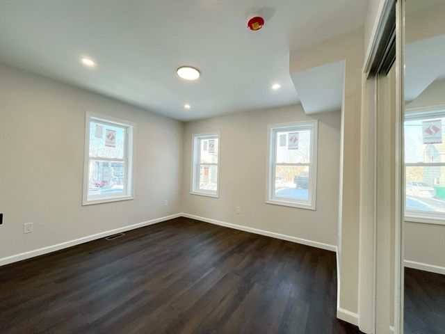 22 Kelly Ave, Fitchburg, MA 01420