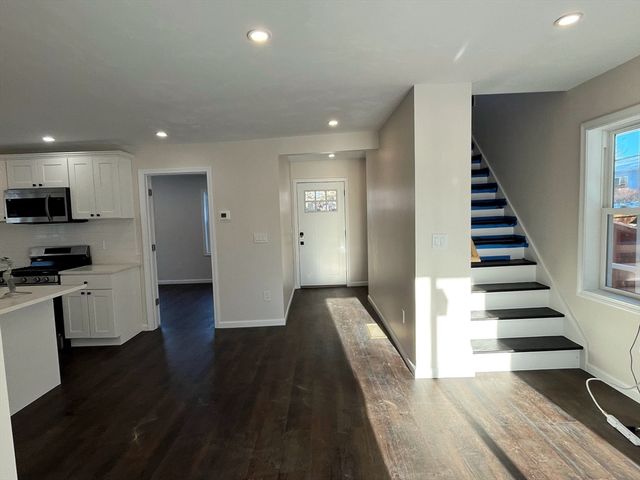 22 Kelly Ave, Fitchburg, MA 01420