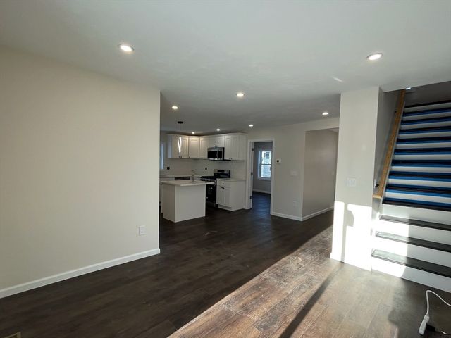 22 Kelly Ave, Fitchburg, MA 01420