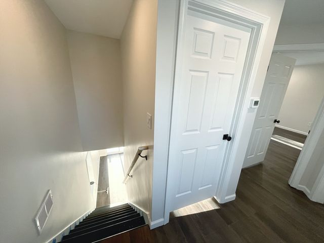 22 Kelly Ave, Fitchburg, MA 01420