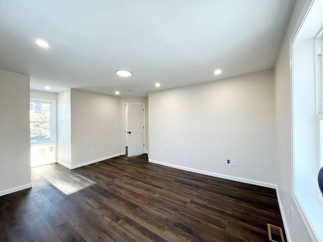 22 Kelly Ave, Fitchburg, MA 01420