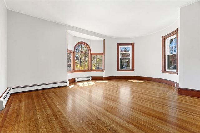 10 Oak Bluff St, Medford, MA 02155