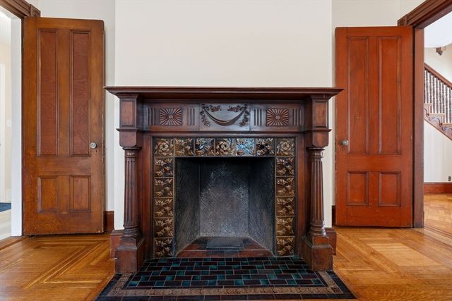 10 Oak Bluff St, Medford, MA 02155
