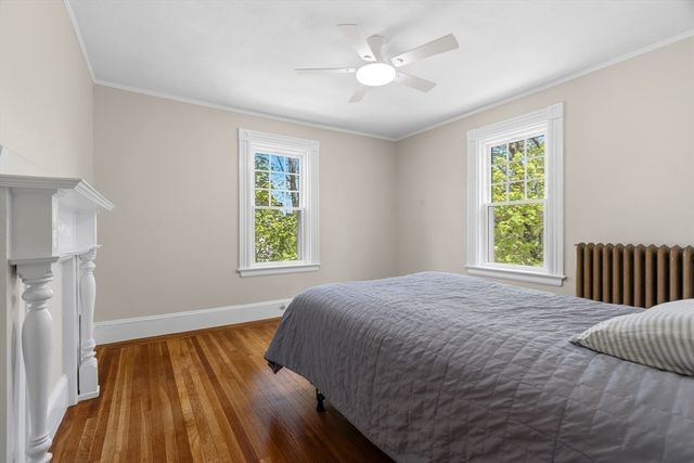 10 Oak Bluff St, Medford, MA 02155