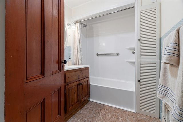 10 Oak Bluff St, Medford, MA 02155