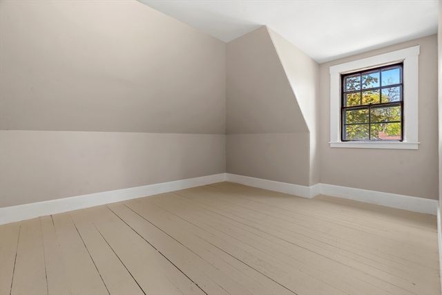10 Oak Bluff St, Medford, MA 02155