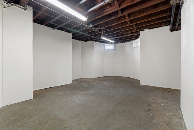 10 Oak Bluff St, Medford, MA 02155
