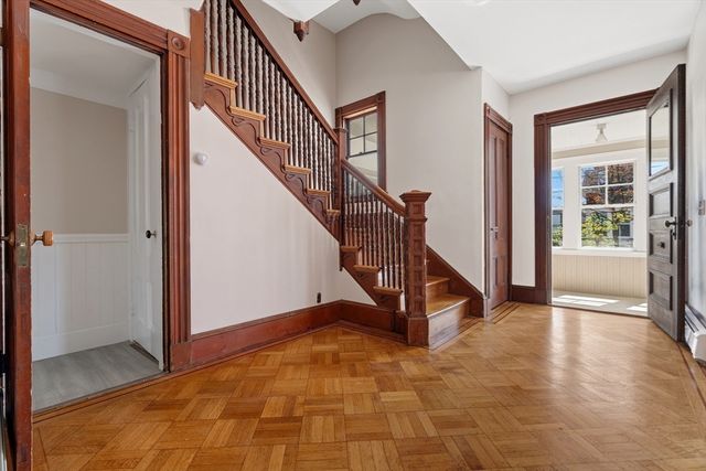 10 Oak Bluff St, Medford, MA 02155