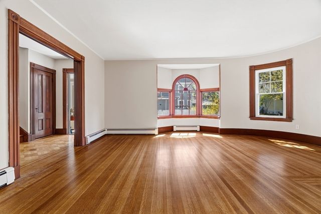 10 Oak Bluff St, Medford, MA 02155